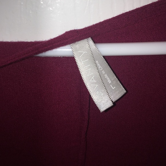 Maroon Cardigan Vanity with lace shoulders - Picture 3 of 4